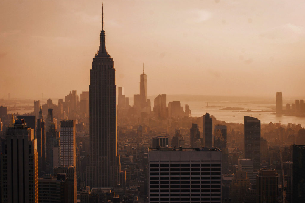 Man mano che si avvicinava il buio, la mia percezione cambiava.<br> Non ero più in un frenetico flusso di formiche.<br><br> Ero in un cielo capovolto.<br><br>---New York, Stati Uniti, 2013